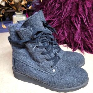 Bearpaw women size 10 wool Wedge boots-dark Grey